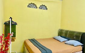 Umi Homestay Batu Buruk